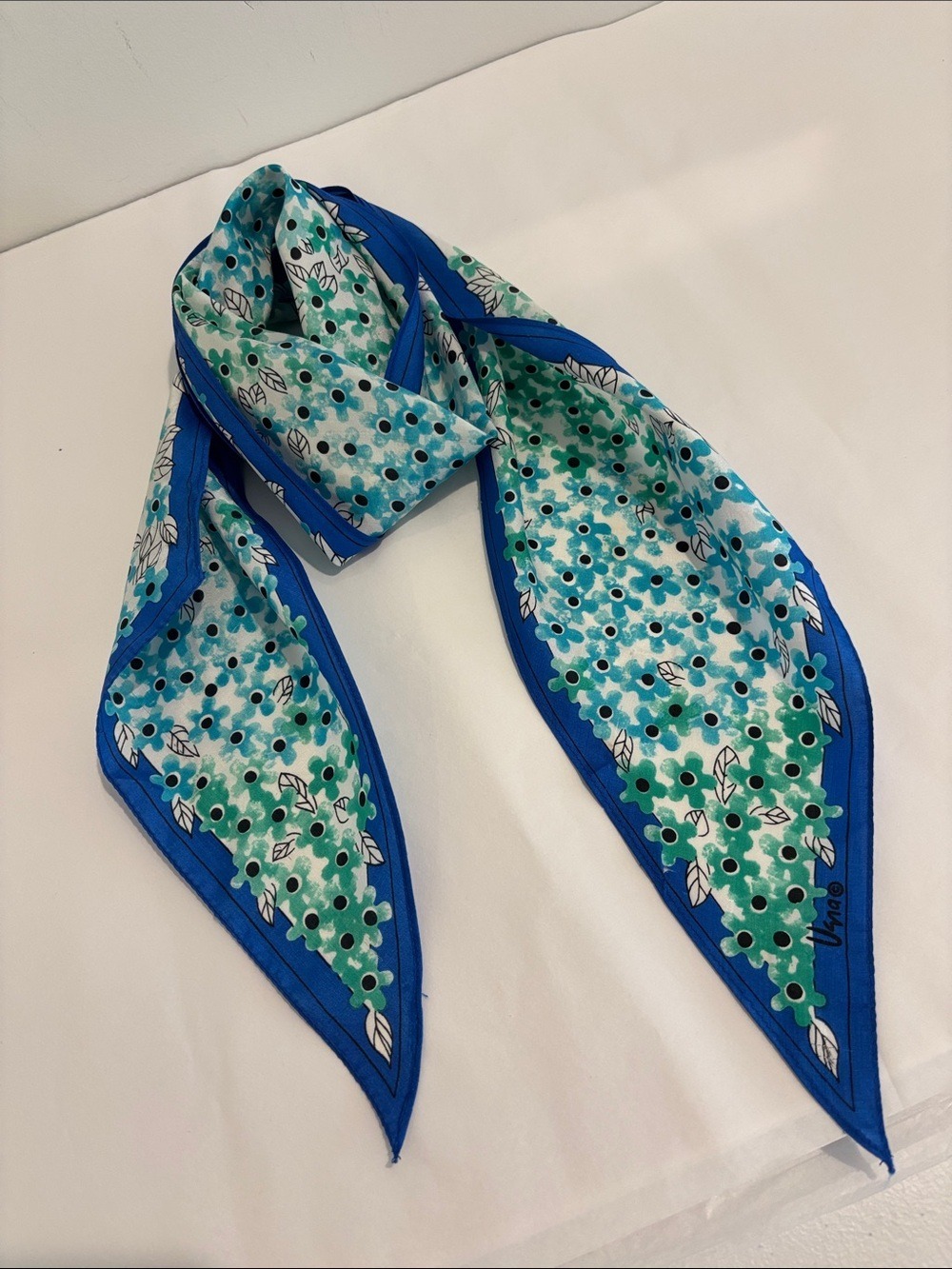 Vintage VERA NEUMANN silk scarf pointed ends blue green white floral 6.5” x 65” - Picture 8 of 8